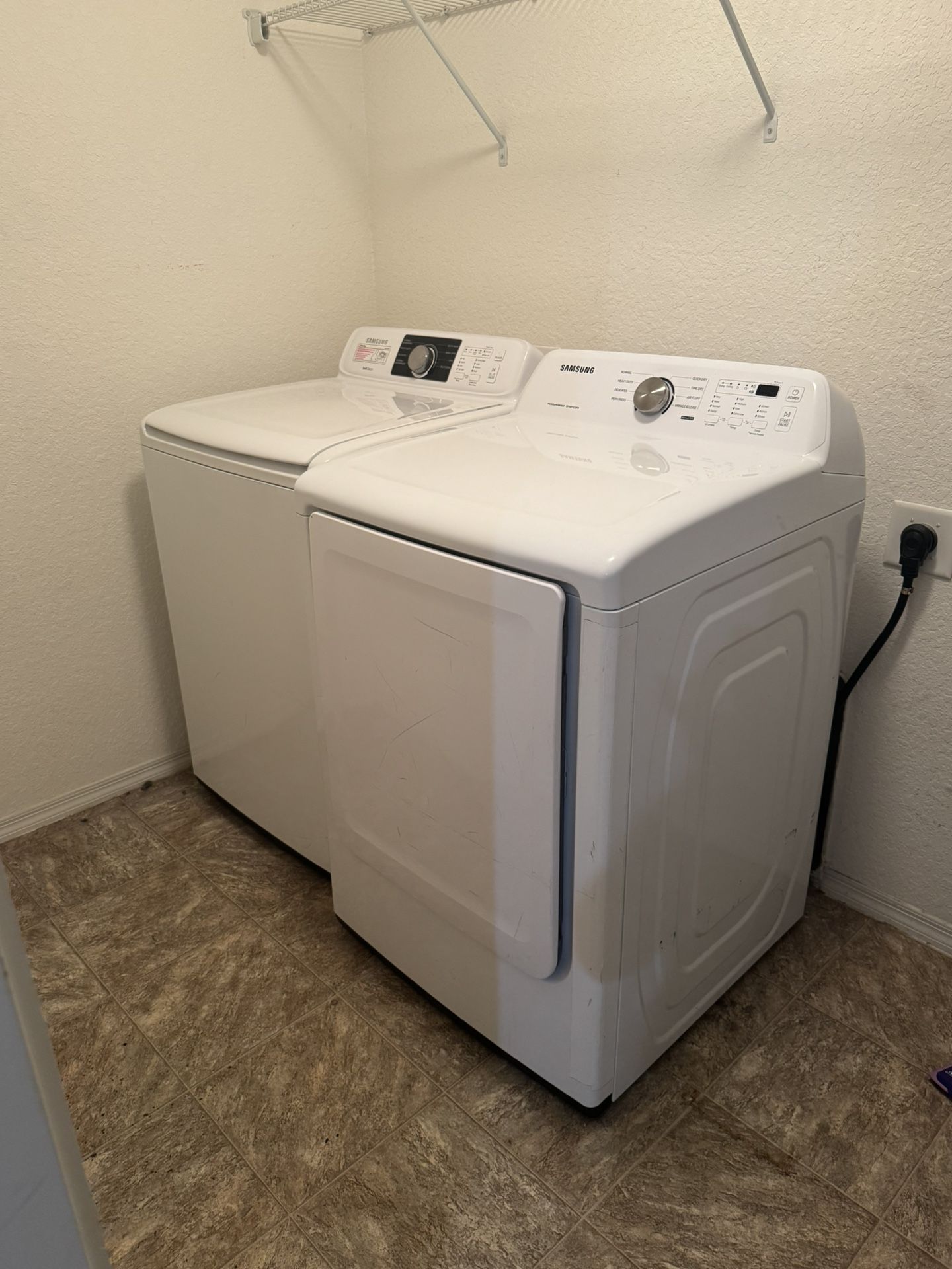 Washer and Dryer Machine/ Lavadora y Secadora