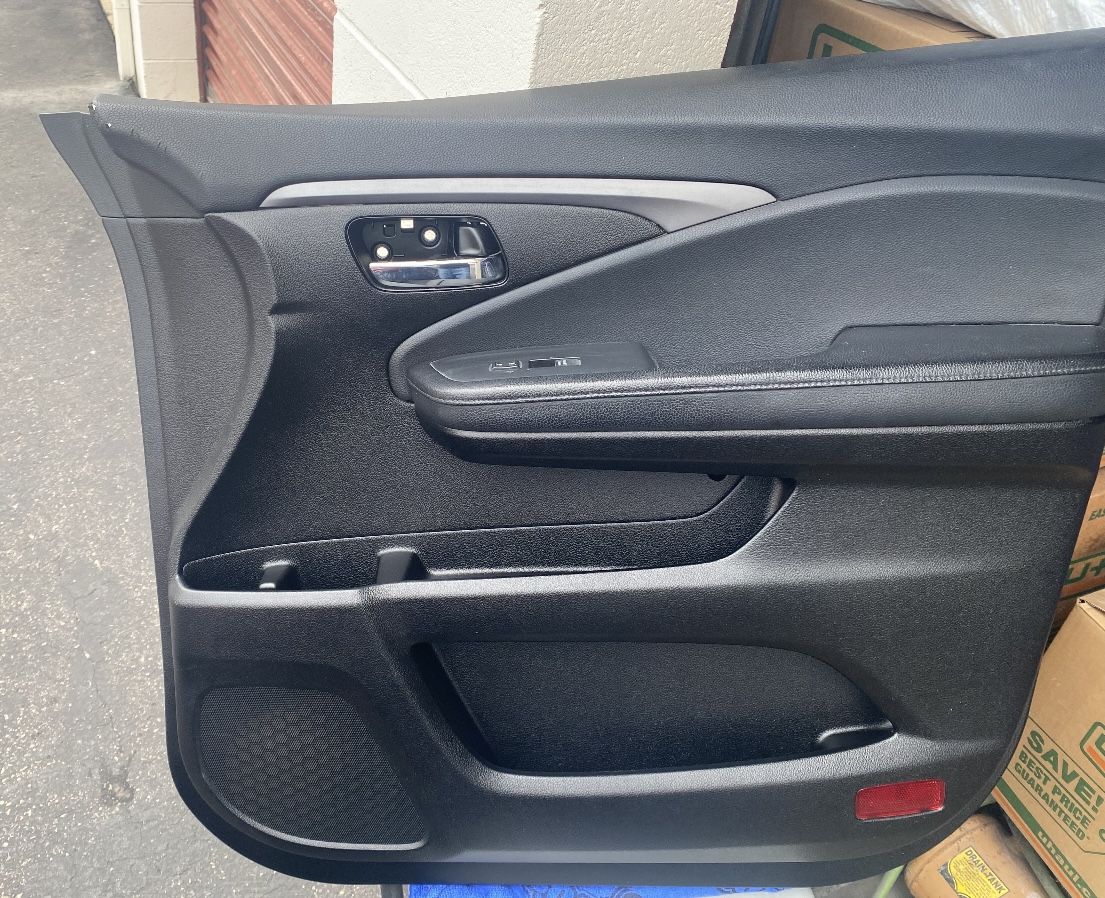 Front Inner Door Trim Panel For 2017 Honda Ridgeline and Honda Pilot