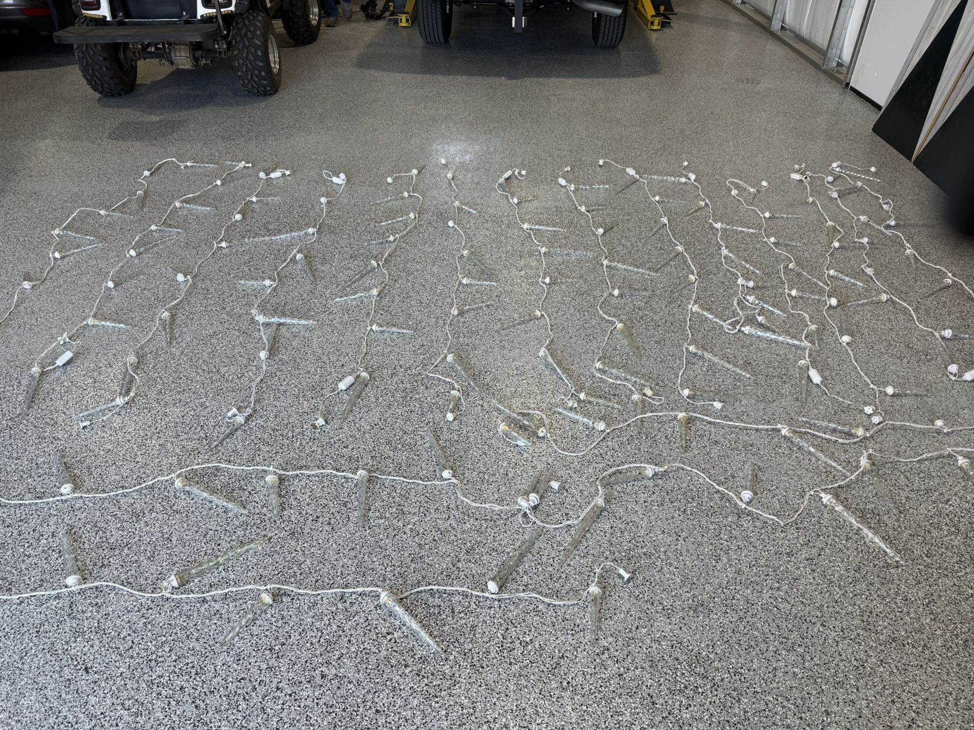 20 Strands Of Shooting Star Icicle Lights