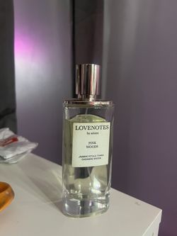 Ariana Grande Perfume