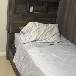 Twin Size Bed With Mattress 