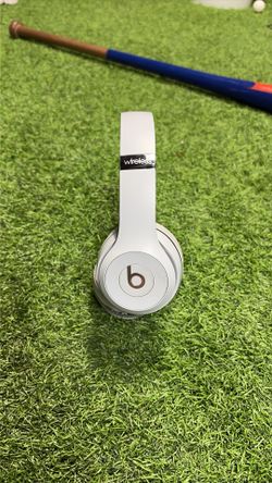 Beats wireless headphones