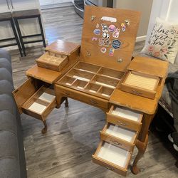 Vanity Desk - $20 OBO