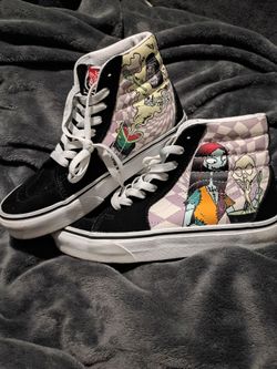 Van's Off The Wall X Disney Nightmare Before Christmas SK8- Hi 'Sally 's Potion's . Size: US Men 4.0.  US Women 5.5
