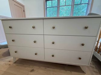 Pottery Barn Teen Keaton 6-Drawer Dresser – Excellent Condition