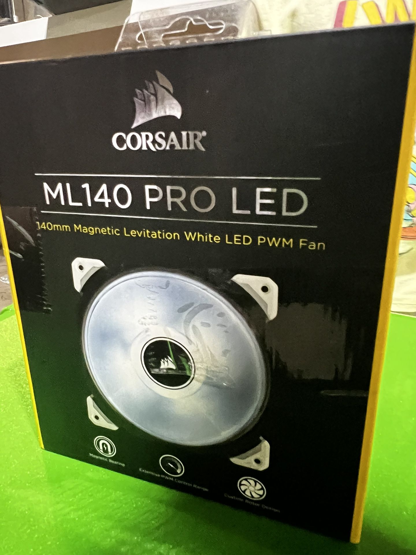Corsair 140mm Magnetic Fans
