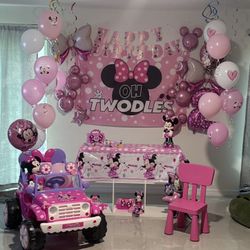 Minnie Mouse party decorations