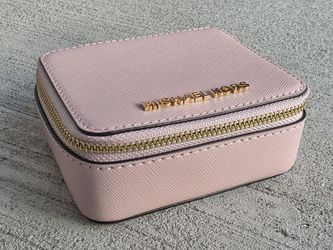 Michael Kors Pink Saffiano Leather Jewelry Case – Small Travel Organizer