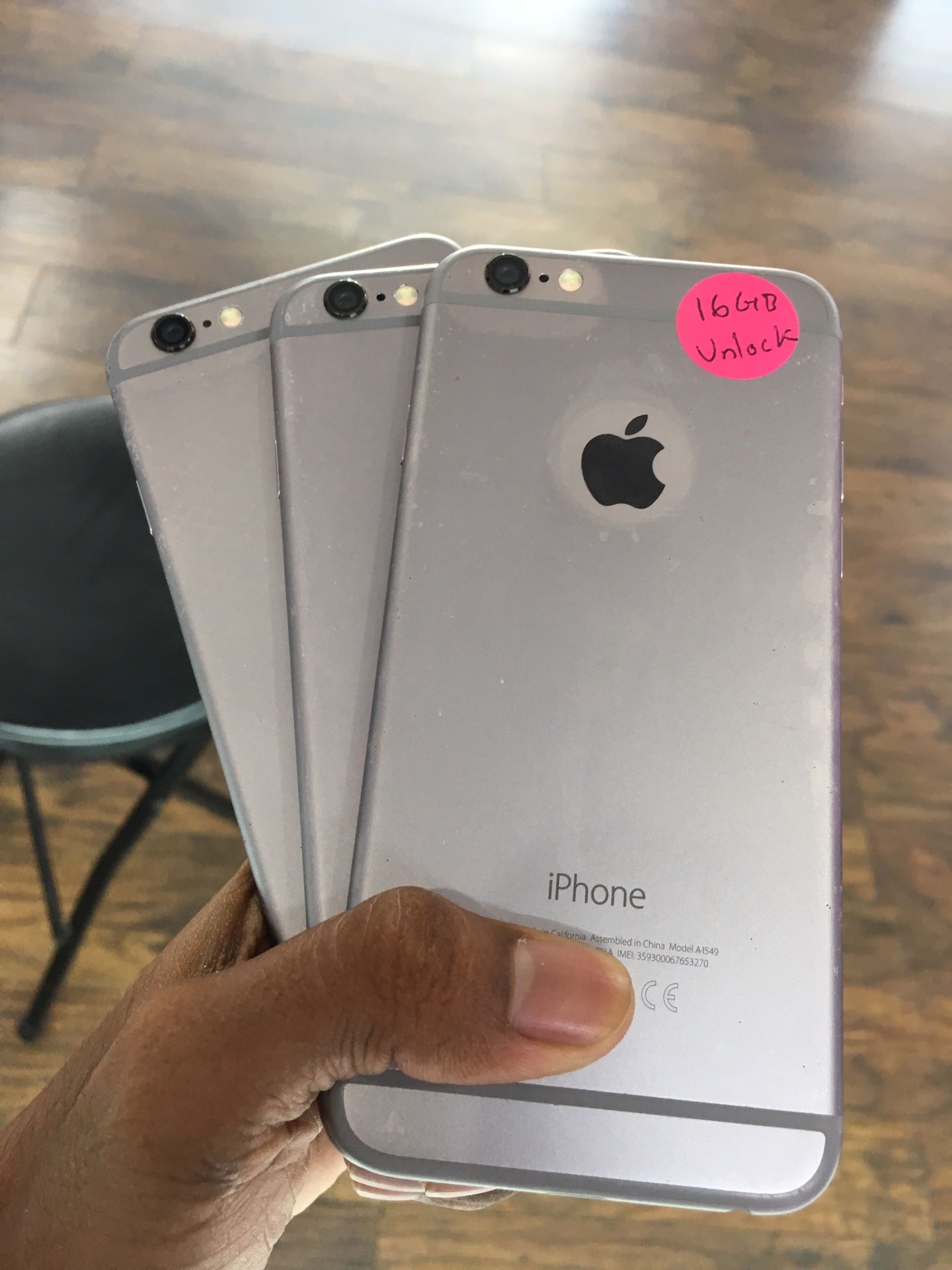 iPhone 6 16GB / 64GB Factory Unlocked Excellent Condition With Free Charger