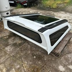 Hummer H3 slanted back tonneau Cover 