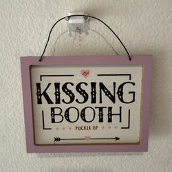 KISSING BOOTH MINI SIGN
