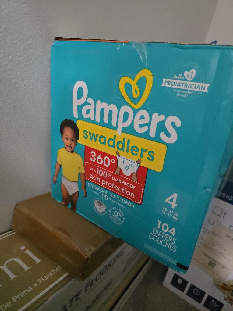 Pampers Swaddlers Diapers Size 4 -104 Pack