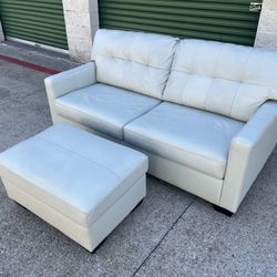 BELZIANI COCONUT LOVESEAT AND OTTOMAN 💎 