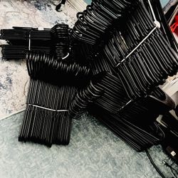 Clothes hangers/ Ganchos De Ropa