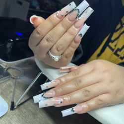 Nails 