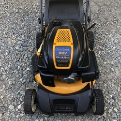 Like New Club Cadet Lightweight. Push Lawnmower With Bag.