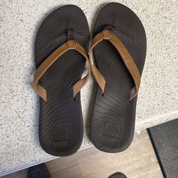 Reef Sandals Size 11 Women