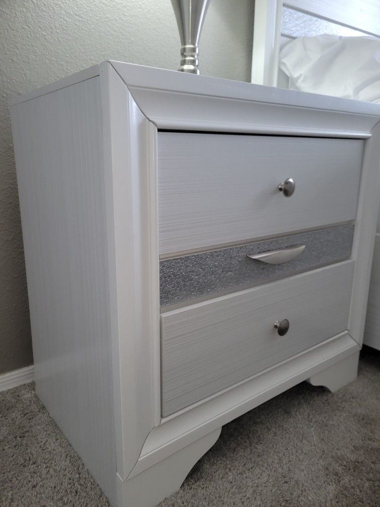 SET OF TWO NIGHTSTAND BRAND NEW IN THE BOX