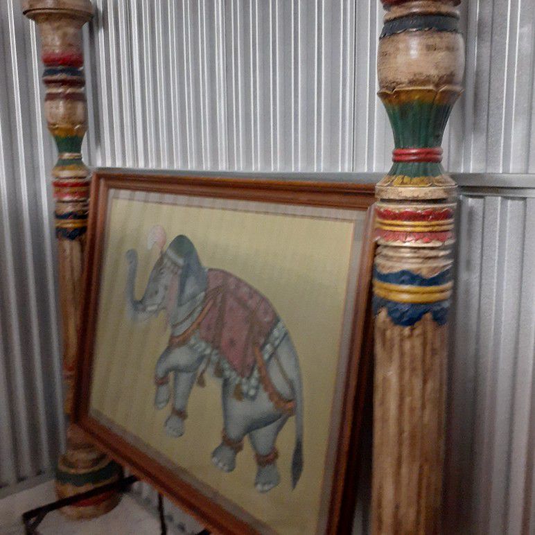 2 Large Decorated Pillars With Large Frame Picture