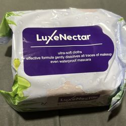 LuxeNectar Ultra Soft Plant Based Makeup Remover Cloths with Aloe Vera