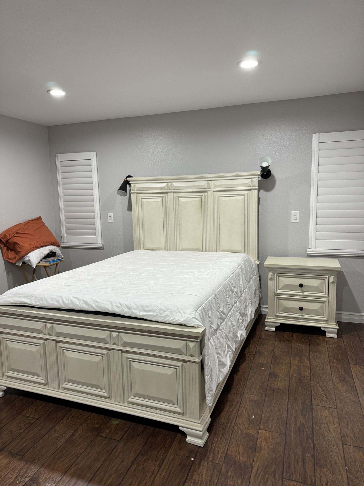 Queen Bedroom Set