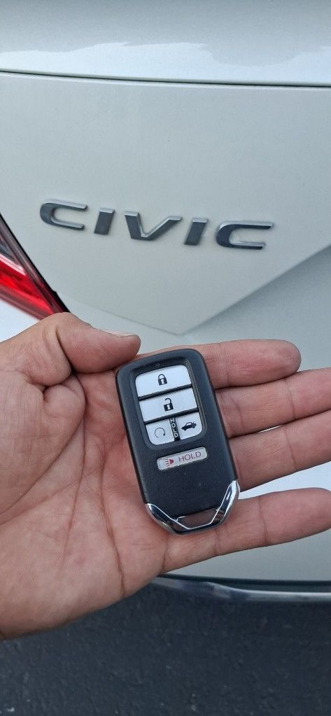 Car Keys / Llaves De Carro