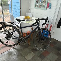 Co-op ADV 1.1 Touring bike 