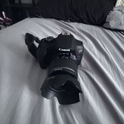 Canon Rebel T7 Almost Brand New 