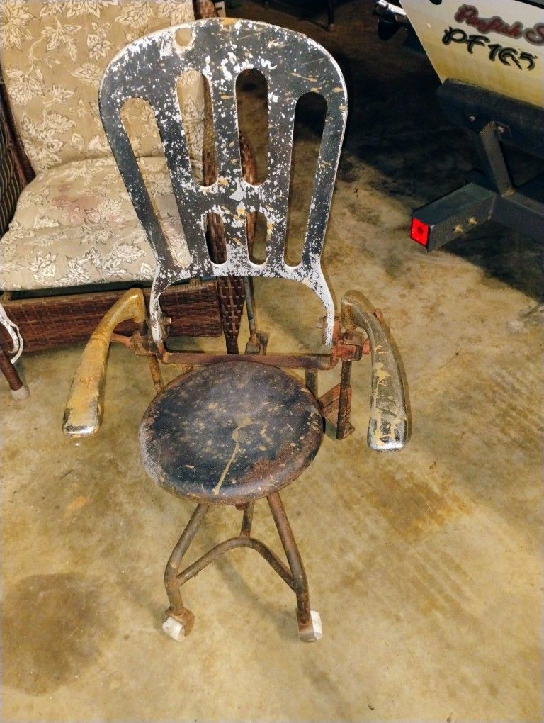 1930s Dentist Chair 