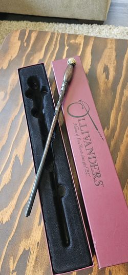 Harry Potter Wand/ Ollivanders wand shop/Like New/