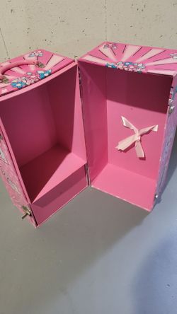 Doll storage
