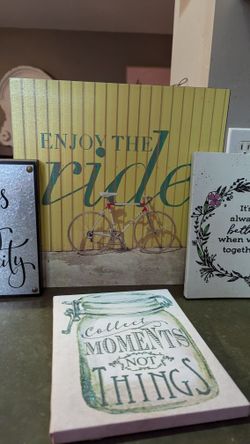 4 Pictures Wooden Canvas And Particle Board