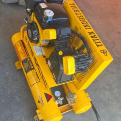 TITAN INDUSTRIAL COMMERCIAL AIR COMPRESSOR 5.5HP 8 GAL.