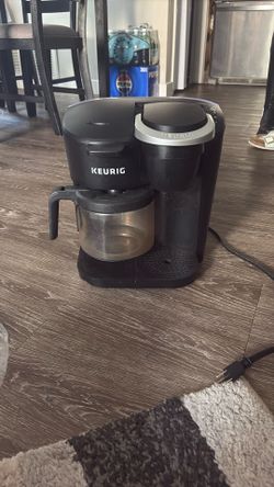 KEURIG Coffee Machine 