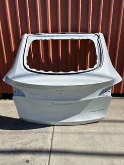 2020 2021 2022 2023 2024 Tesla model Y tail gate