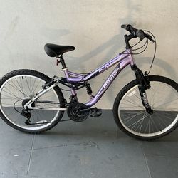 BICYCLE MONGOOSE 18 SPEED SIZE 24 BRAND NEW