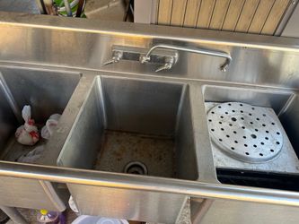 Commercial sink