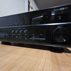 YAMAHA  RX-V485 5.1 Receiver  Excelente Condición  Poco Uso 
