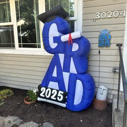 2025 Grad Inflatable & Lawn Signs