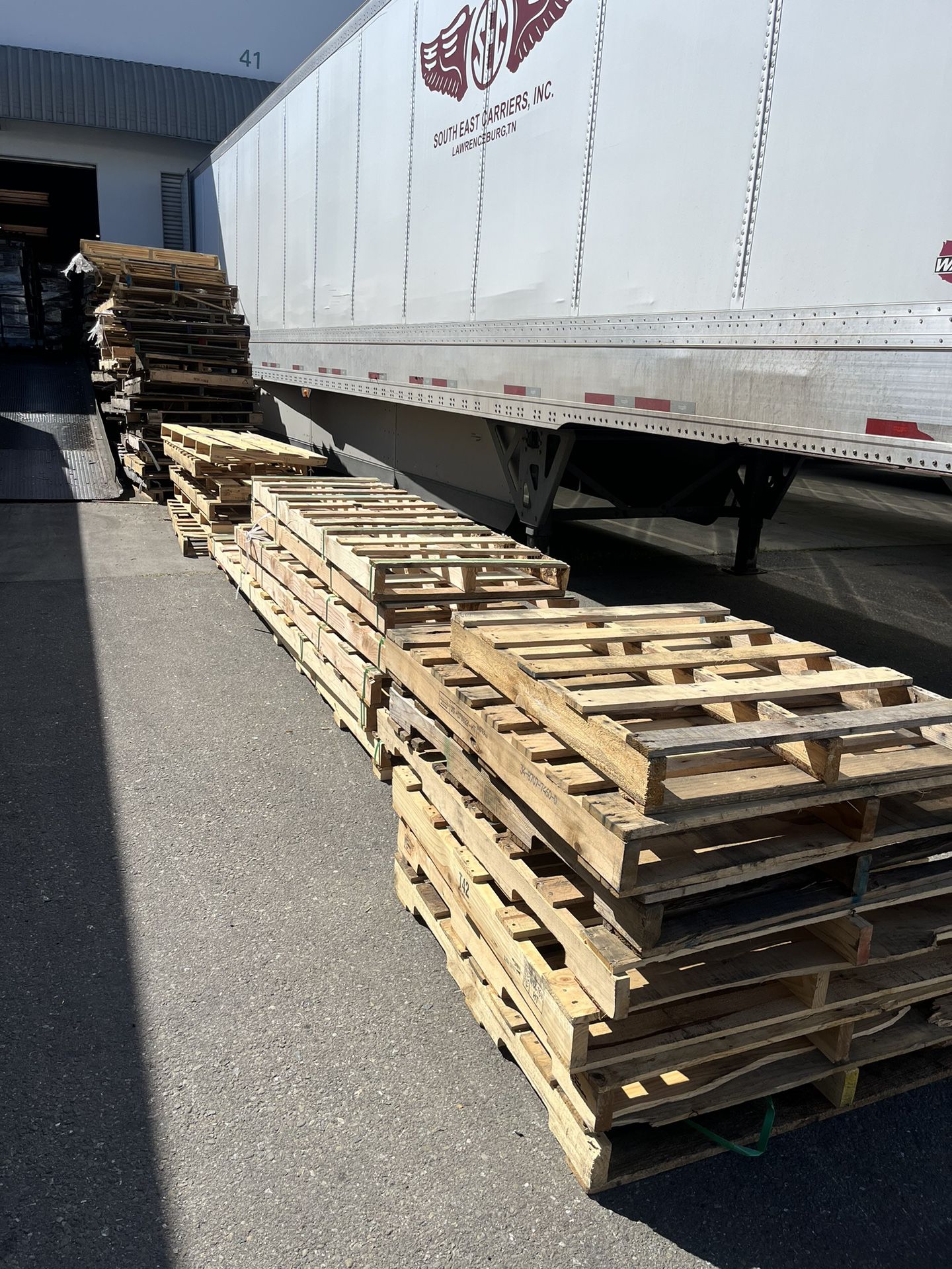 Free Wooden Pallets