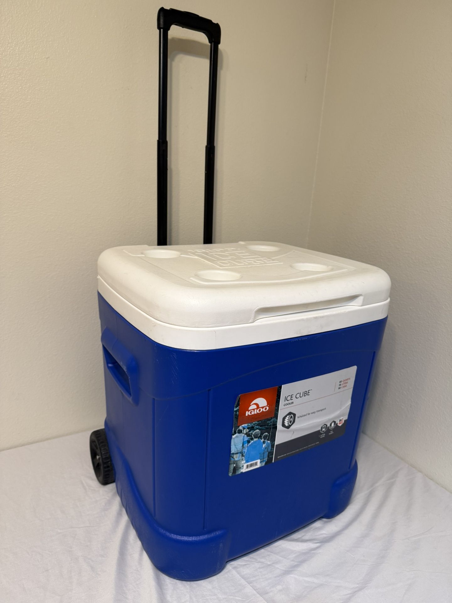 Igloo 60 QT Laguna Ice Chest Cooler with Wheels, Blue