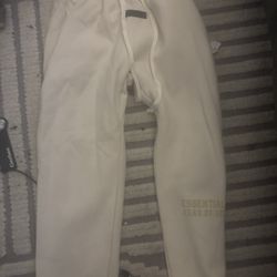 Fear of God Essentials cream sweatpants #FearOfGodEssentials