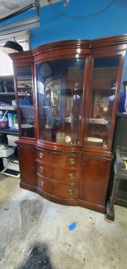 Vintage Drexel Bow China Cabinet