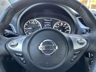 2016 Nissan Sentra Thumbnail