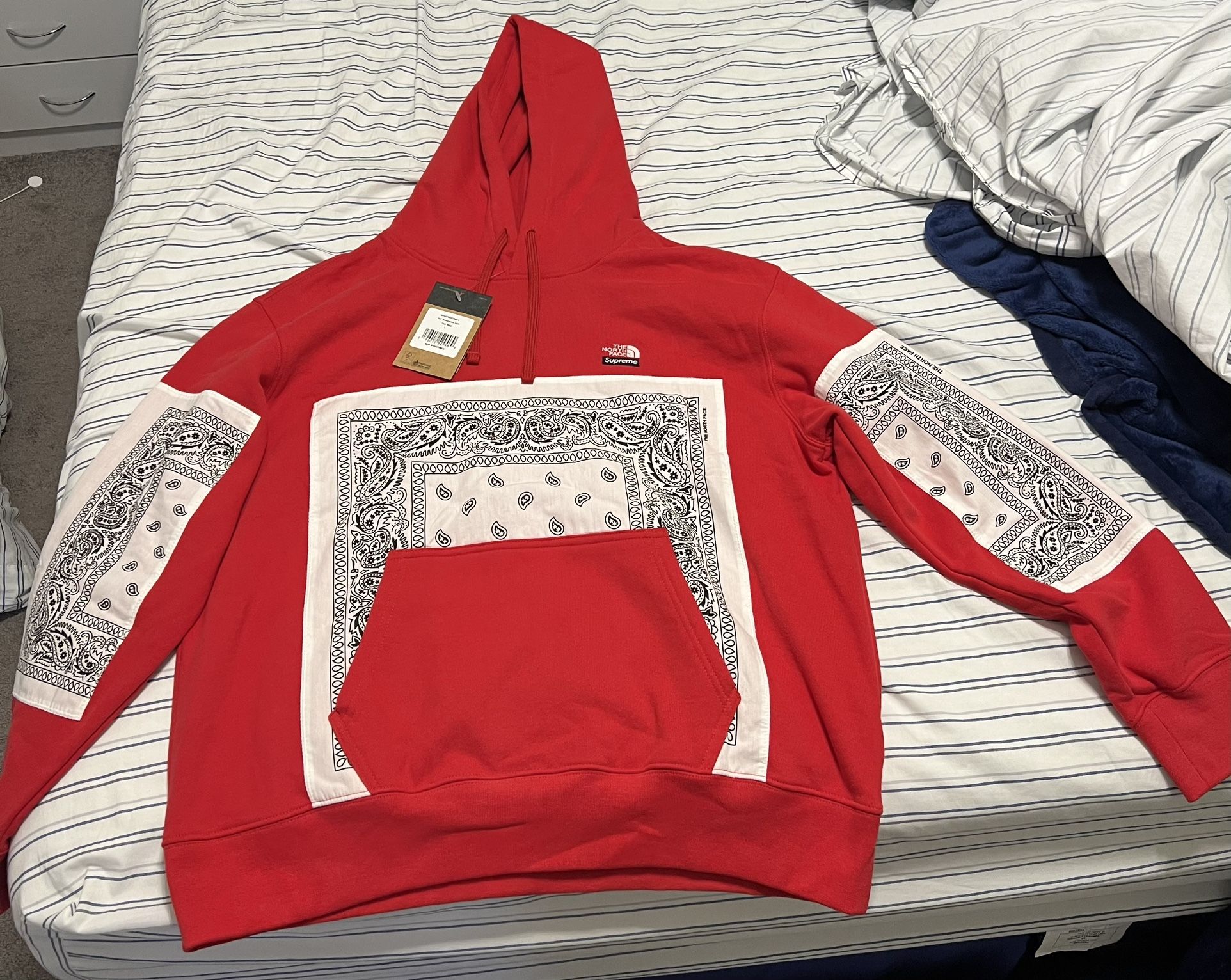 New With Tags Supreme hoodie