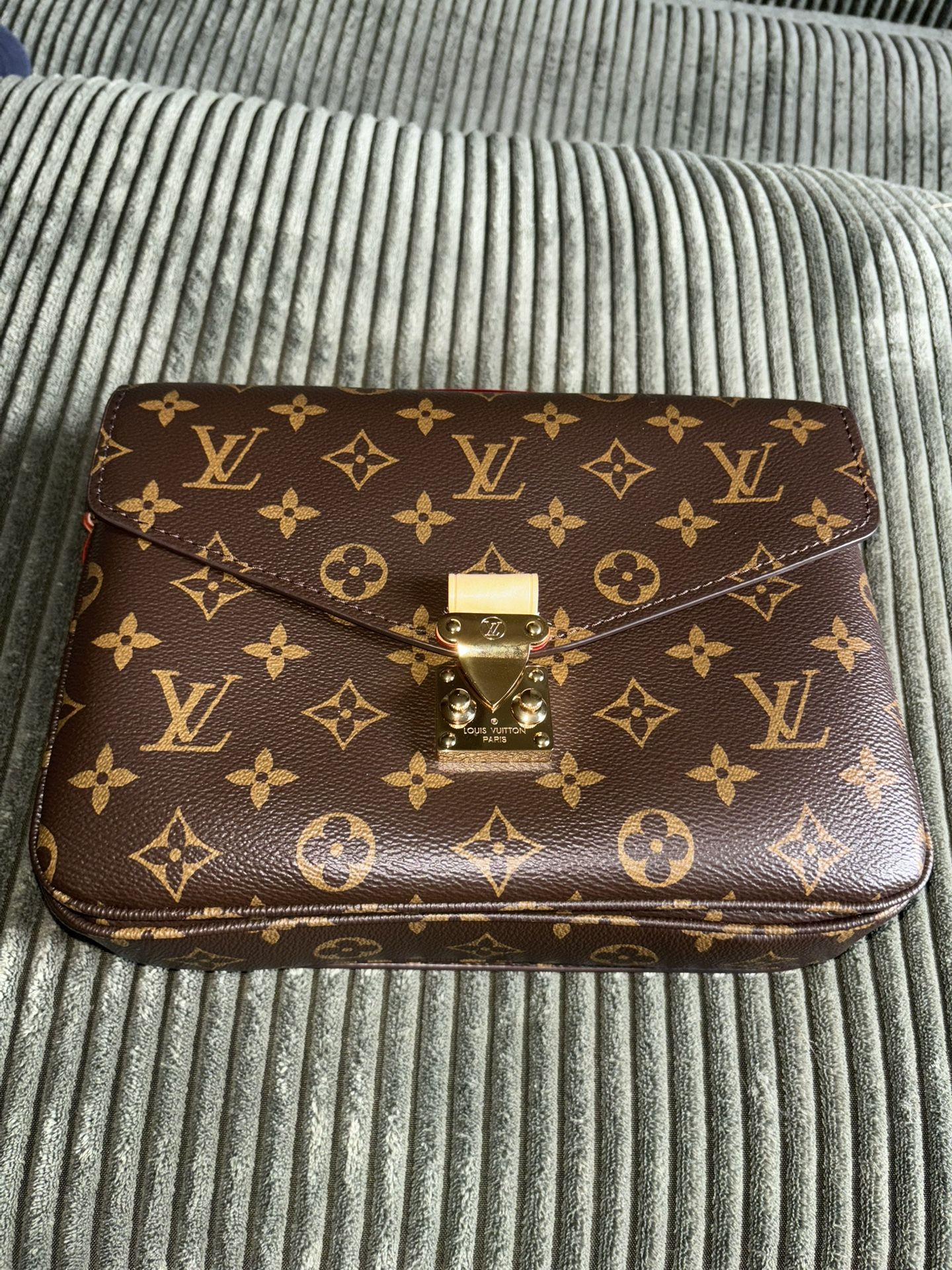 Louis Vuitton Pochette Métis