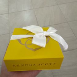 Kendra Scott Heart necklace