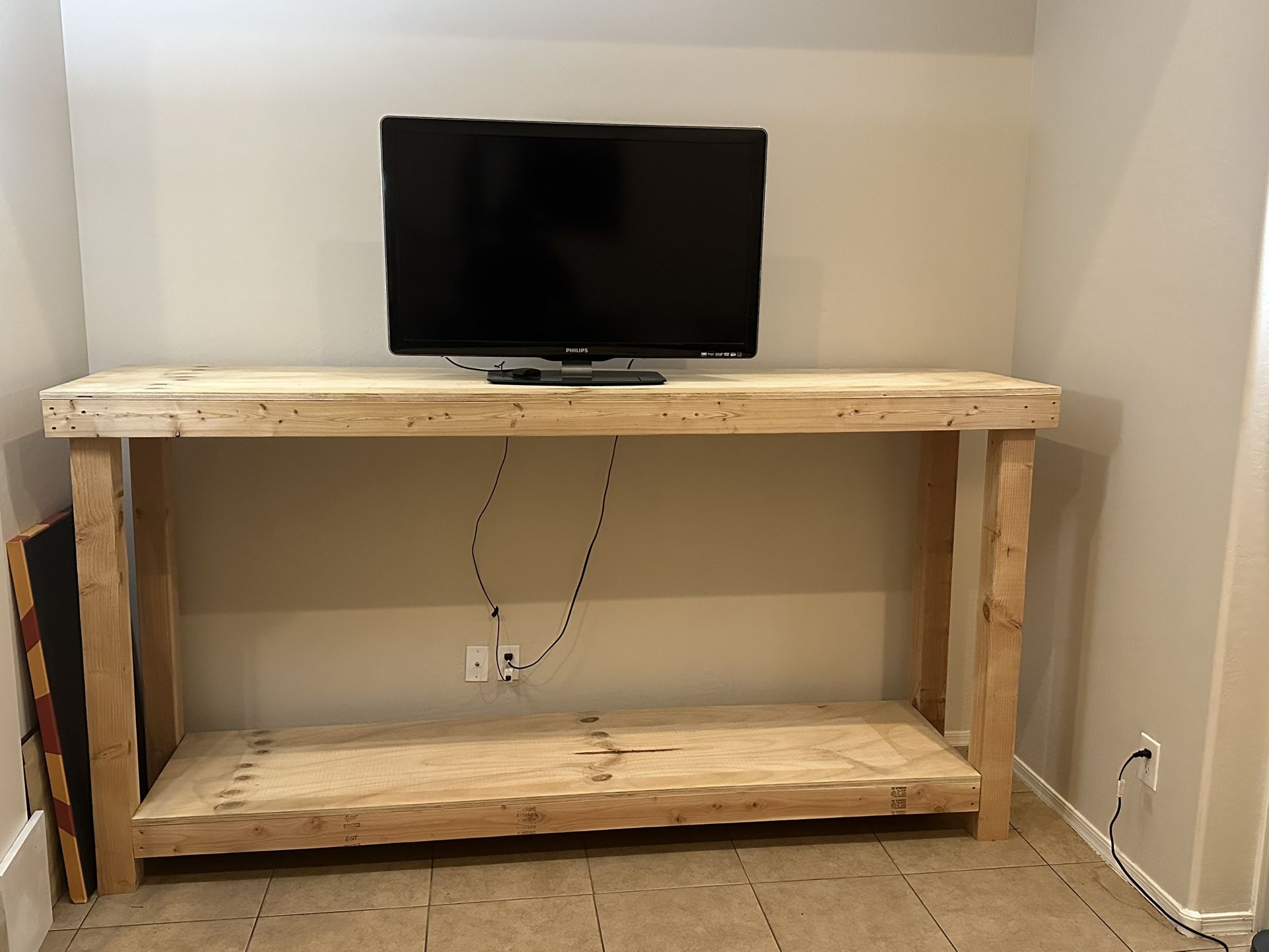 Custom workbench In Great Condition