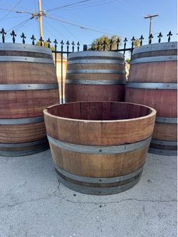 Wine Barrel Planters - Maceteros de Barril de Vino