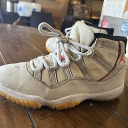 Air Jordan 11 Retro Platinum Tint - Size 9 - Beater Condition
